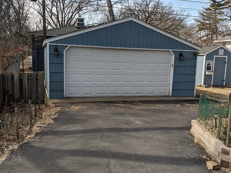 Oversize 2 car garage