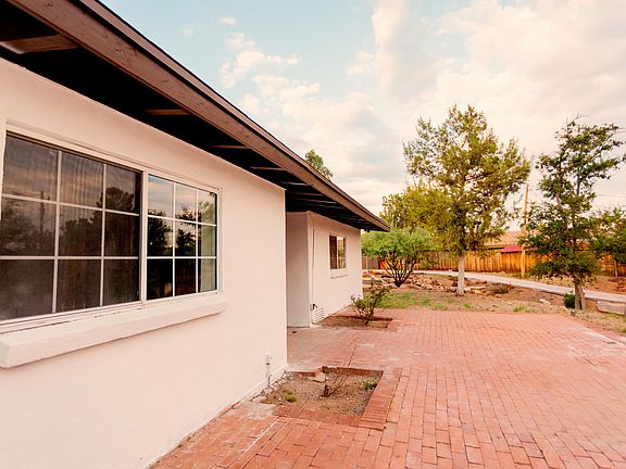 2nd image of 1105 E Valle Vista Dr