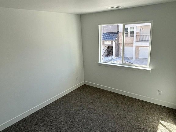 4th image of 13598 S Vernet Dr W