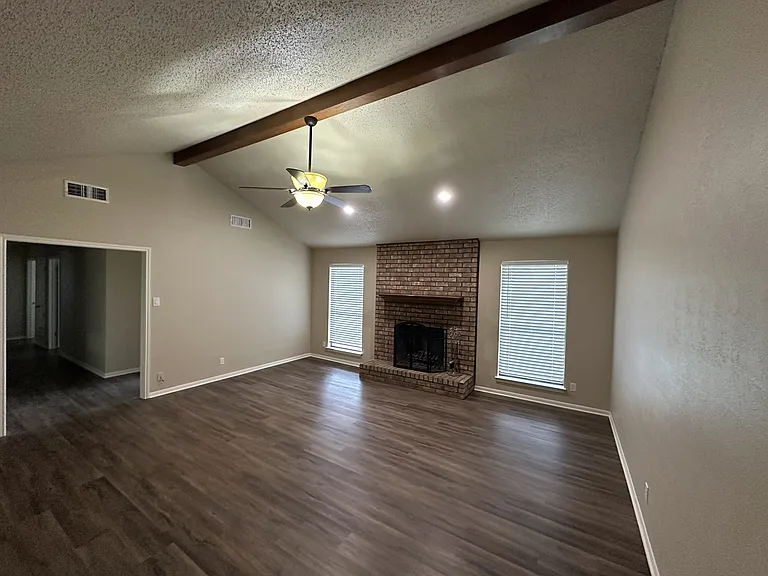 2211 Stagecoach Trl — Photo 6