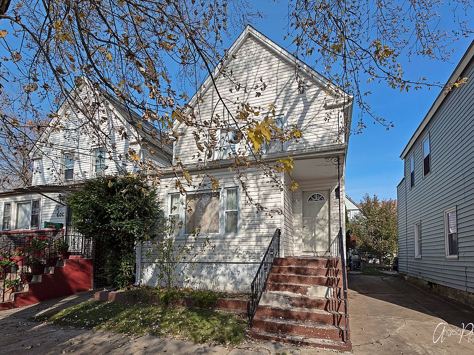 1st image of 604 W Water St