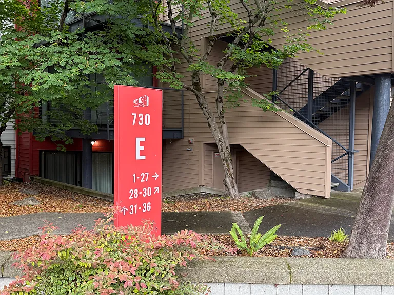 730 NW Naito Pkwy #E29 — Photo 2