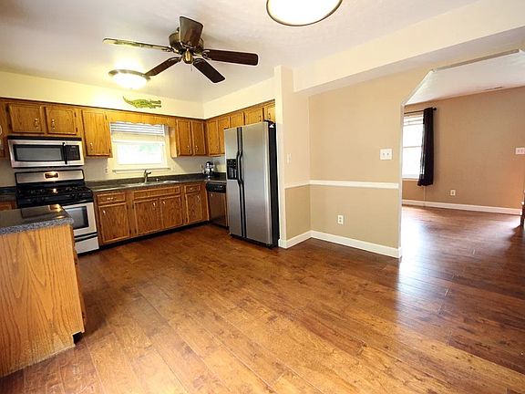 5th image of 1136 Tallwood St