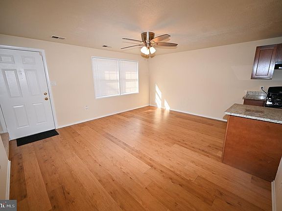 4th image of 1825 Village Green Dr