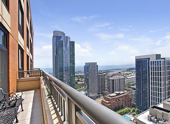2nd image of 1160 S Michigan Ave APT 4002