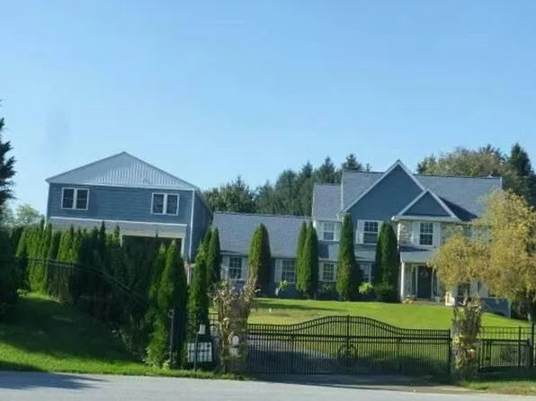 325 Mill Pond Ln, Oxford, PA 19363