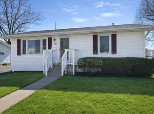 290 S Saint Charles St, Florissant, MO 63031