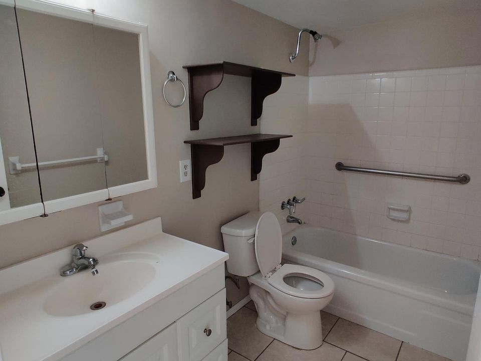 1st image of 2628 Newton Ave