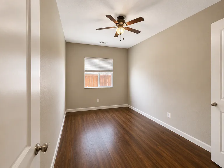 28634 Bay Meadows Ave — Photo 38