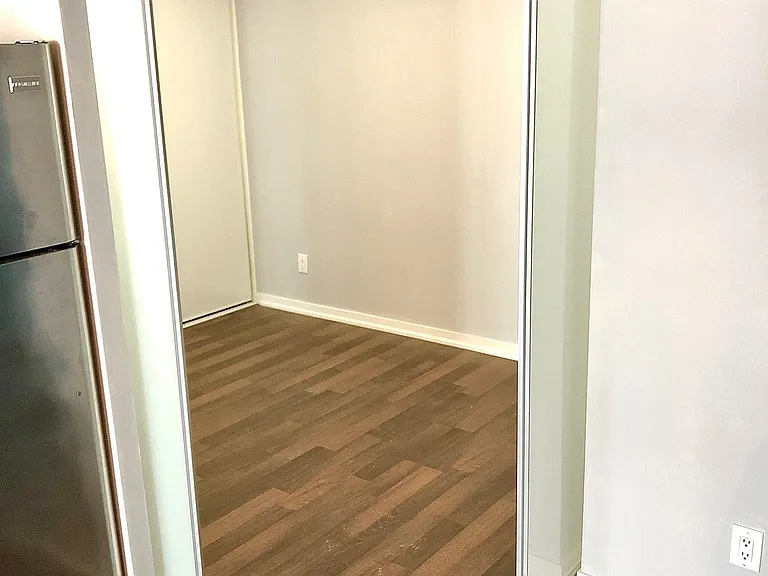 20 Joe Shuster Way #1005 — Photo 5