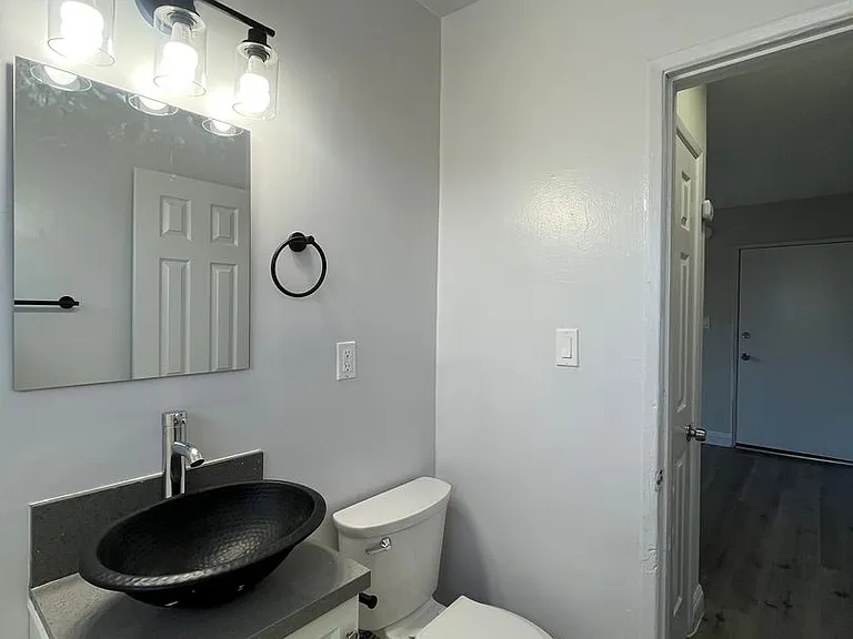7830 S Western Ave — Photo 8