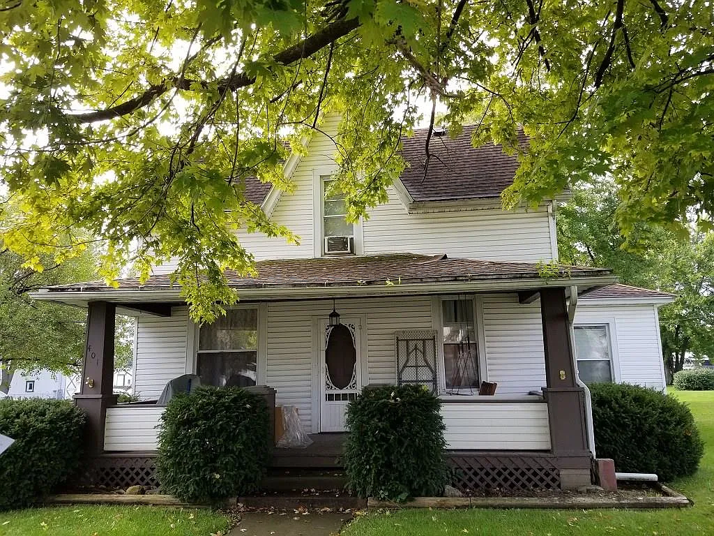 401 W Baird St photo 1