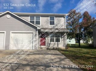 932 Swallow Cir, Liberty, MO 64068