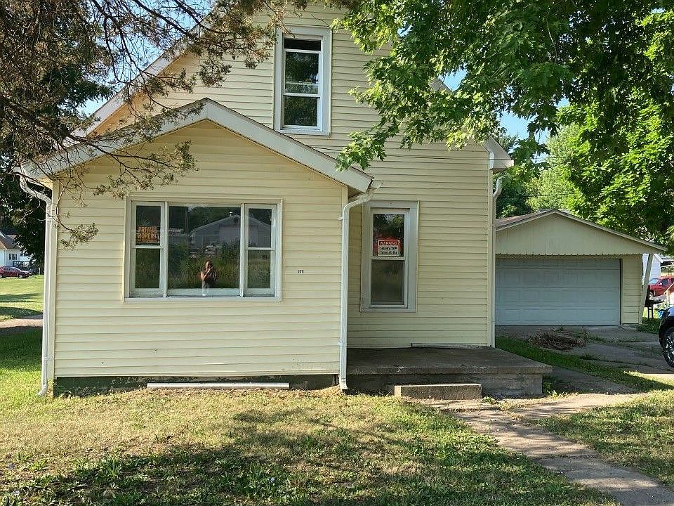 1st image of 1011 Railroad Ave