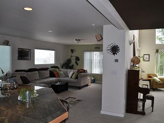 3rd image of 339 5th Ave SW