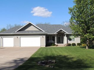 2229 Hunter Rd, Muscatine, IA 52761