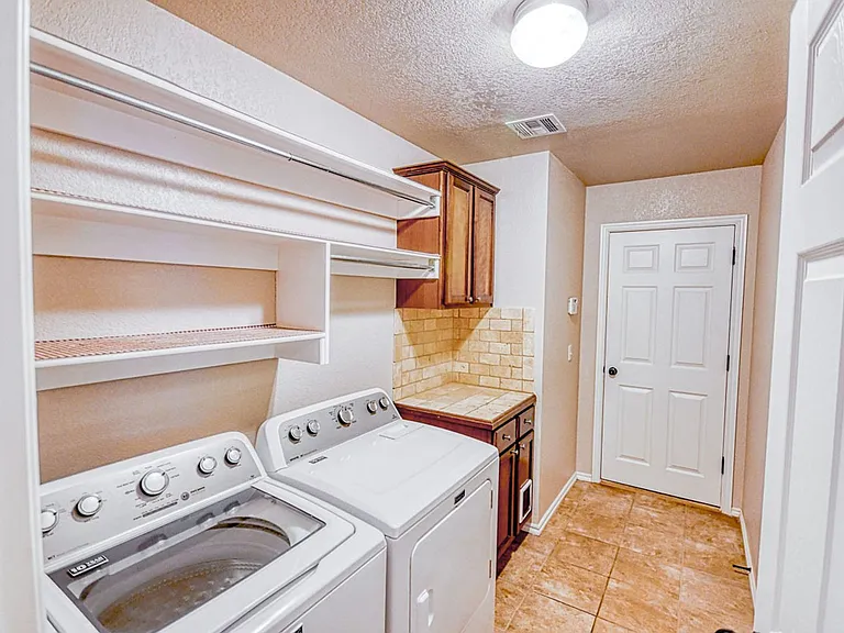 329 Tecumseh Meadows Dr — Photo 31