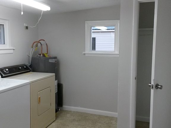 3rd image of 3328 Parker Ln