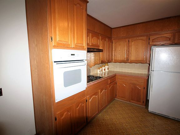 4th image of 1214 Flanagan Dr