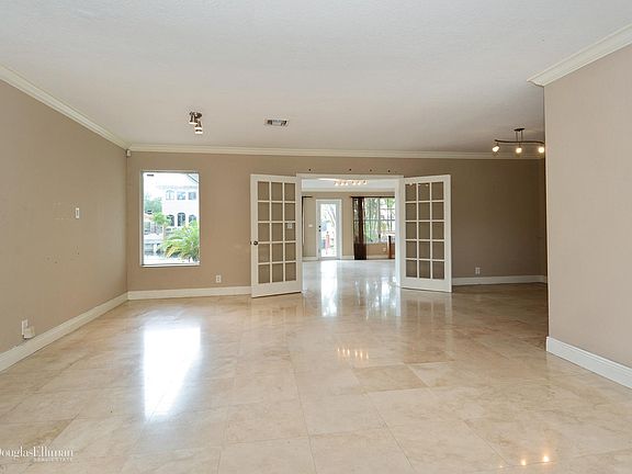 2nd image of 2080 S Hibiscus Dr