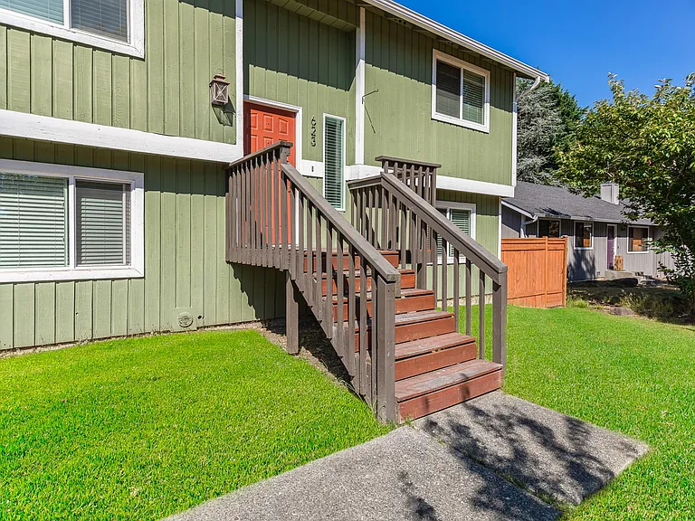 623 Harvest Rd — Photo 23