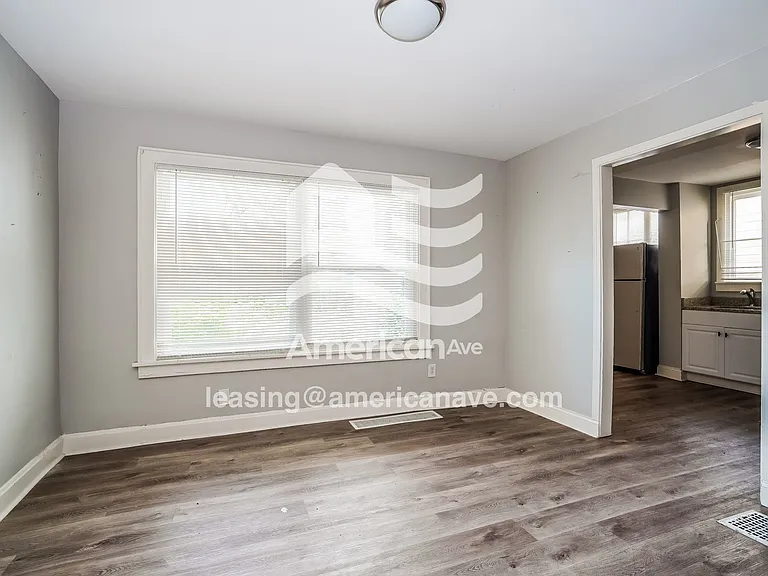 1389041_006_dining_room_6.jpg