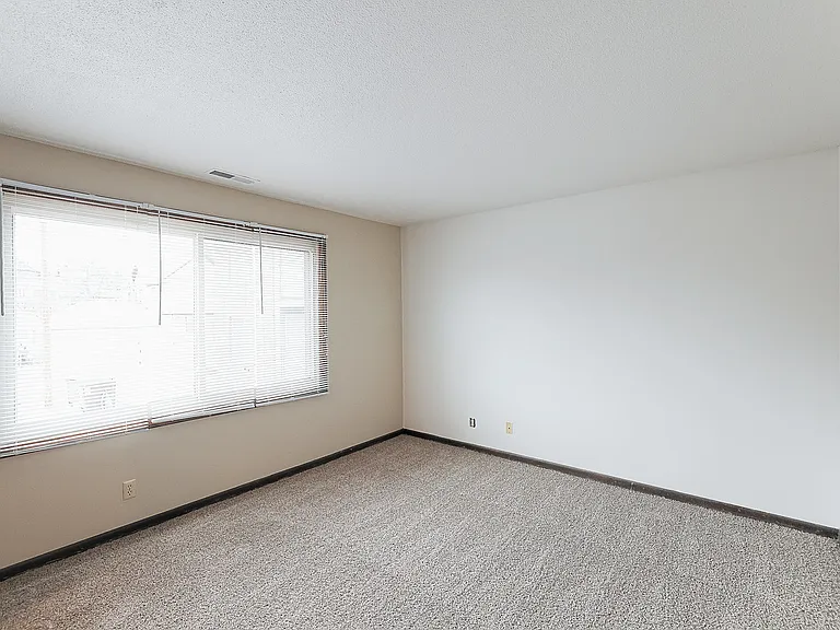 1110 F St #5 — Photo 23