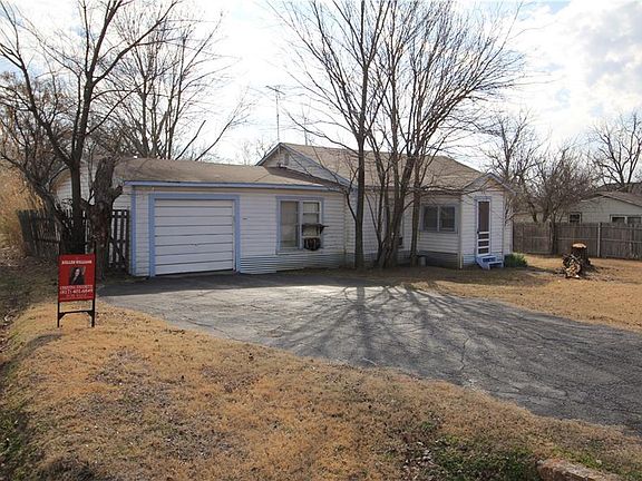 4th image of 210 E Cotter Ave