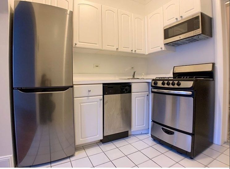 2nd image of 201 E 73rd St #33