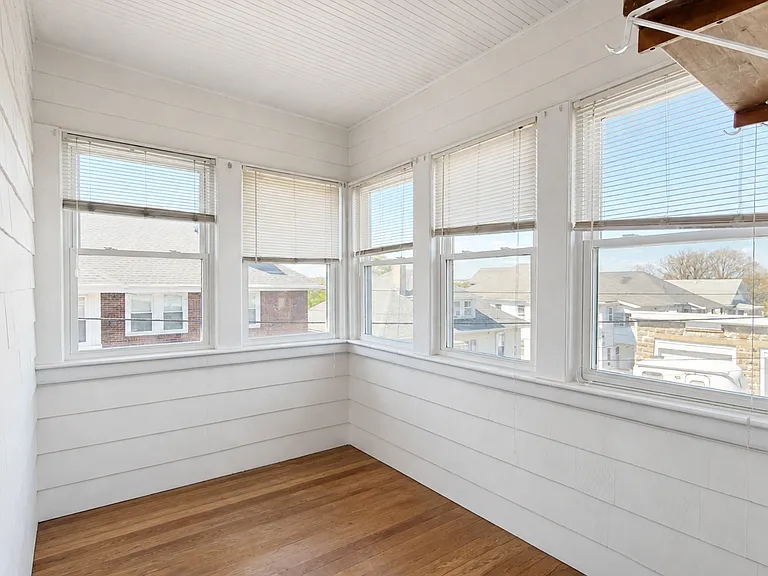 8 Mapleton St #2A — Photo 17