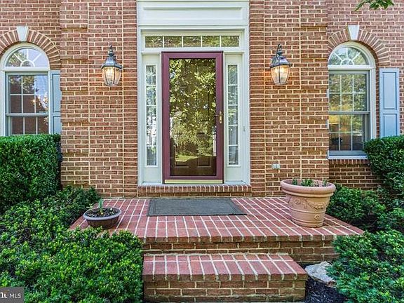 3rd image of 11419 Broad Green Dr