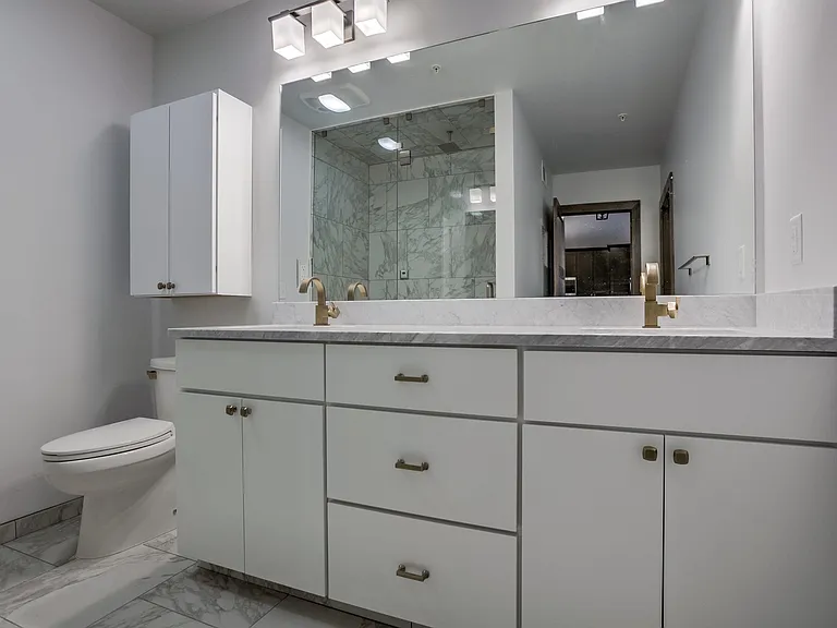 747 O St #400 — Photo 8