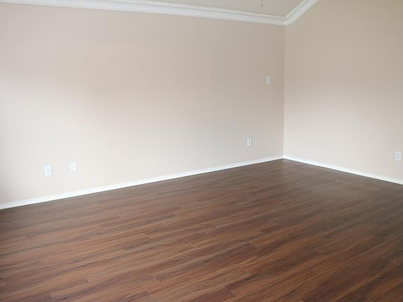 4th image of 9004 Bristol Dr