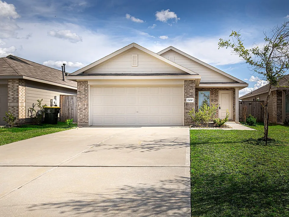 2430 Ridge Oak Dr