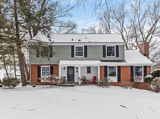 1561 King Charles Dr, Pittsburgh, PA 15237