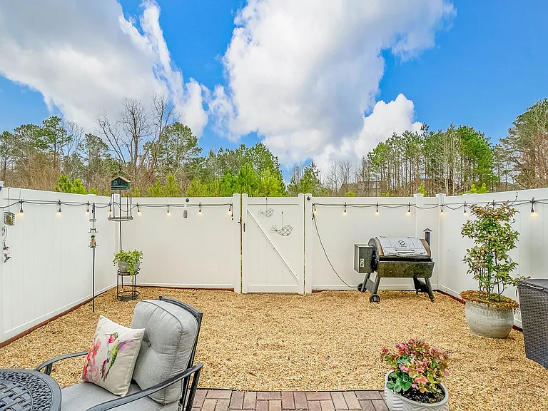 4772 Kilby Dr — Photo 40
