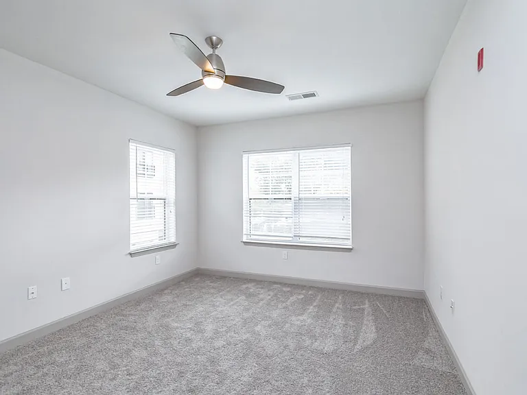 2918 North at Winstead Commons — Photo 20
