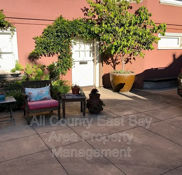 2632 Hillegass Ave #E — Photo 7