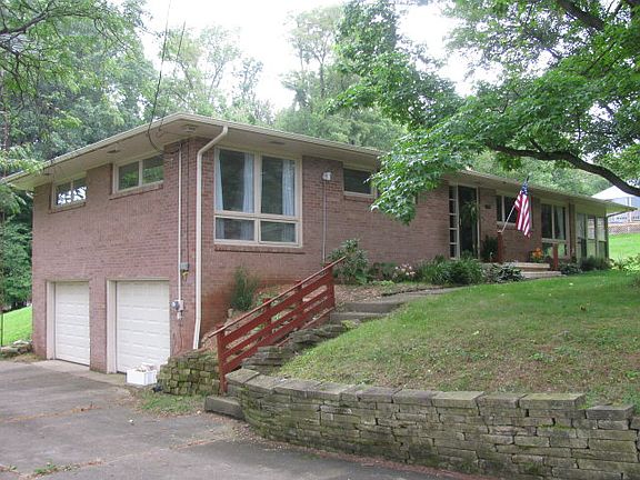 2nd image of 1082 Bellaire Dr