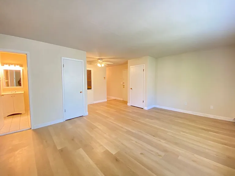 Ariel Place — Photo 17