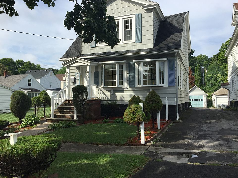 2nd image of 523 Winton St