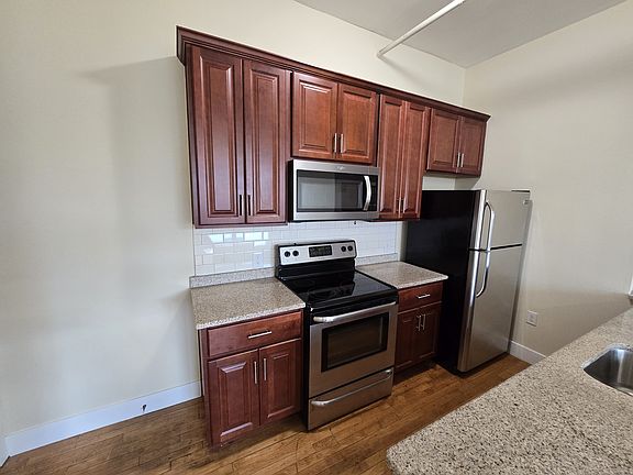 2nd image of 613 N Lombardy St #204