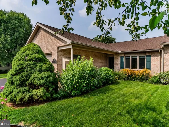 317 Woodvale Dr, Chambersburg, PA 17201
