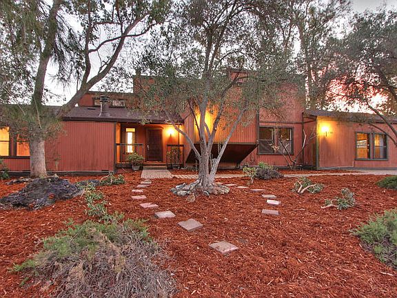 4th image of 3872 Suncrest Ave