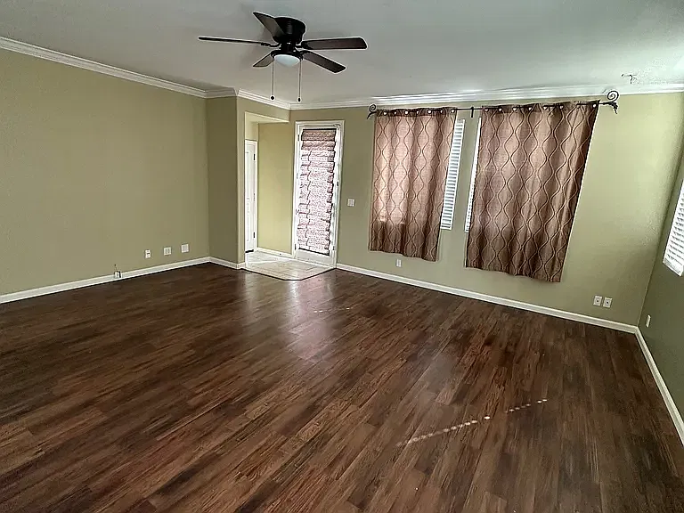 4 bed, 2.5 bath, 2169 sqft, $2,700 — Photo 2
