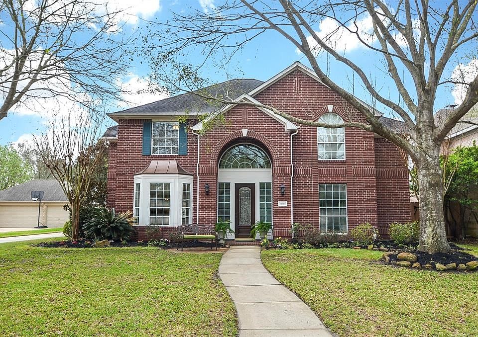 Breathtaking 4 bedroom home in the highly desired Green Trails Park subdivision! This home is a gem!