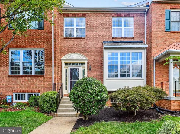 13206 Ashnut Ln, Herndon, VA 20171