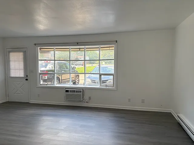 Building Photo - 505 S Poplar St #2