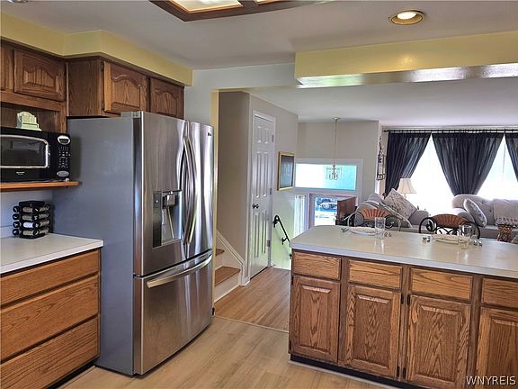 5th image of 636 Evergreen Dr
