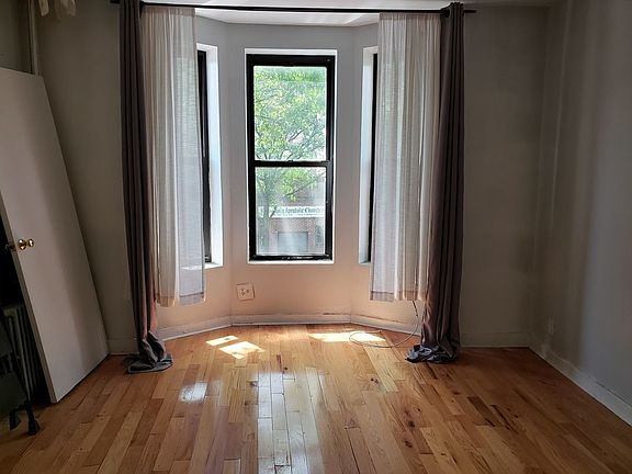 4th image of 353 Tompkins Ave #Rr2